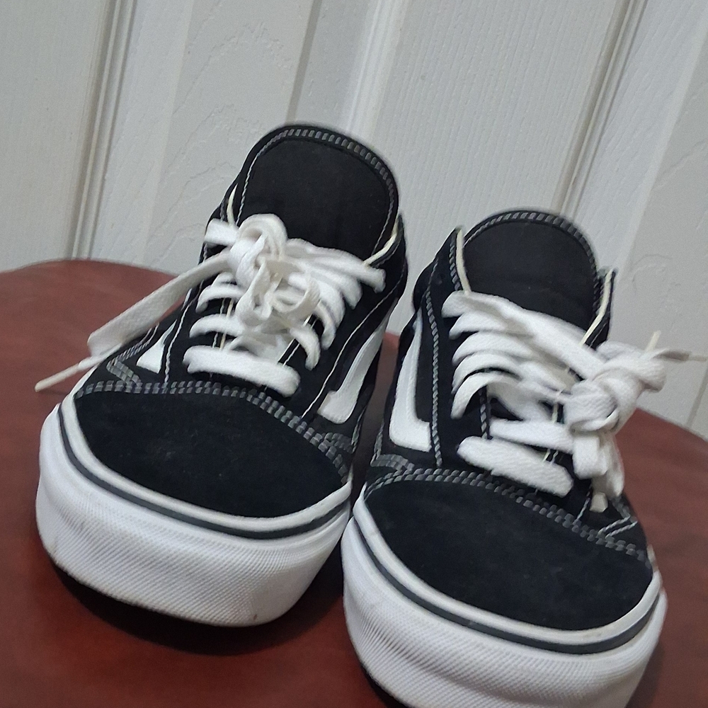 Vans - Picture 4 of 7